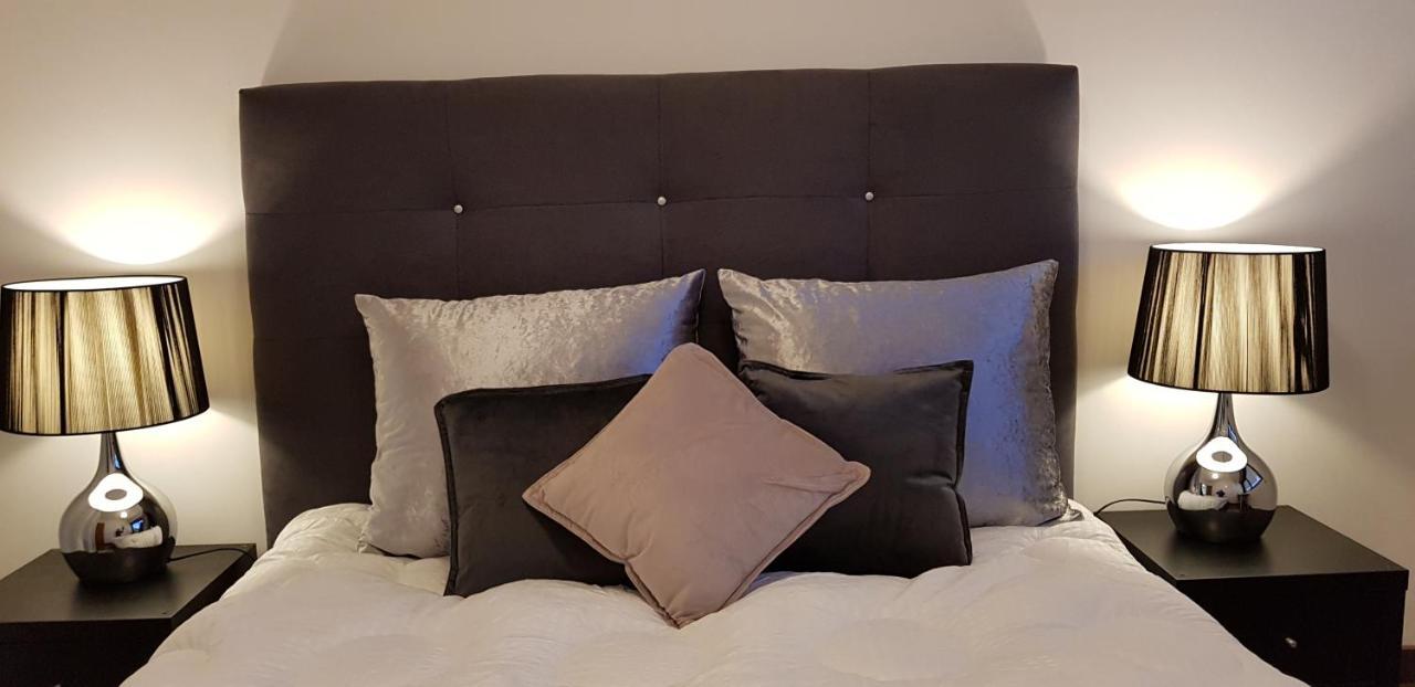 Standard Double Room with Shared Bathroom