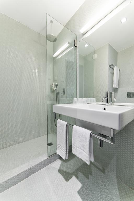 Twin Room with City View