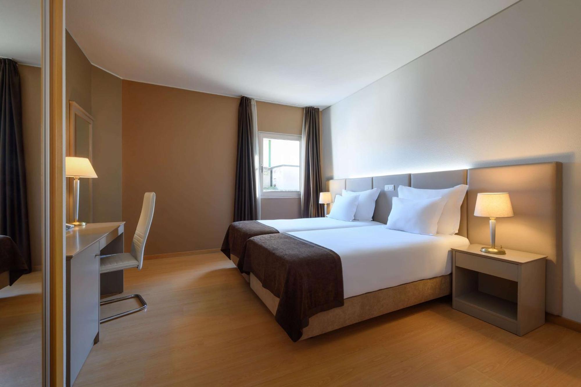 Mobility Accessible Room with Two Single Beds, Non-Smoking
