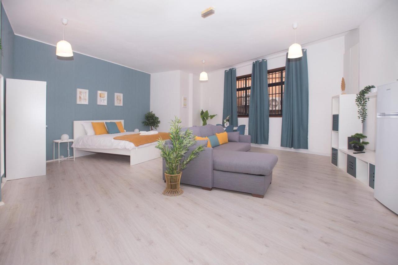 One-Bedroom Apartment,1303384876:JPEG