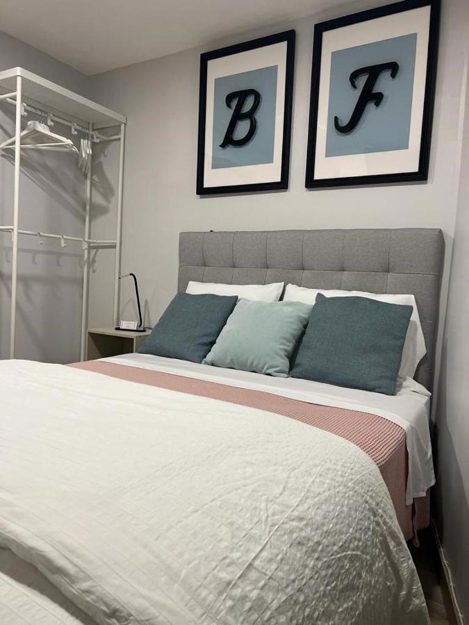 Quarto Duplo Standard com Banheiro Compartilhado