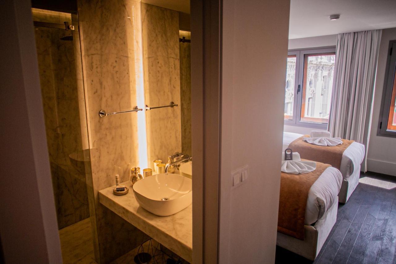 Twin Room with View