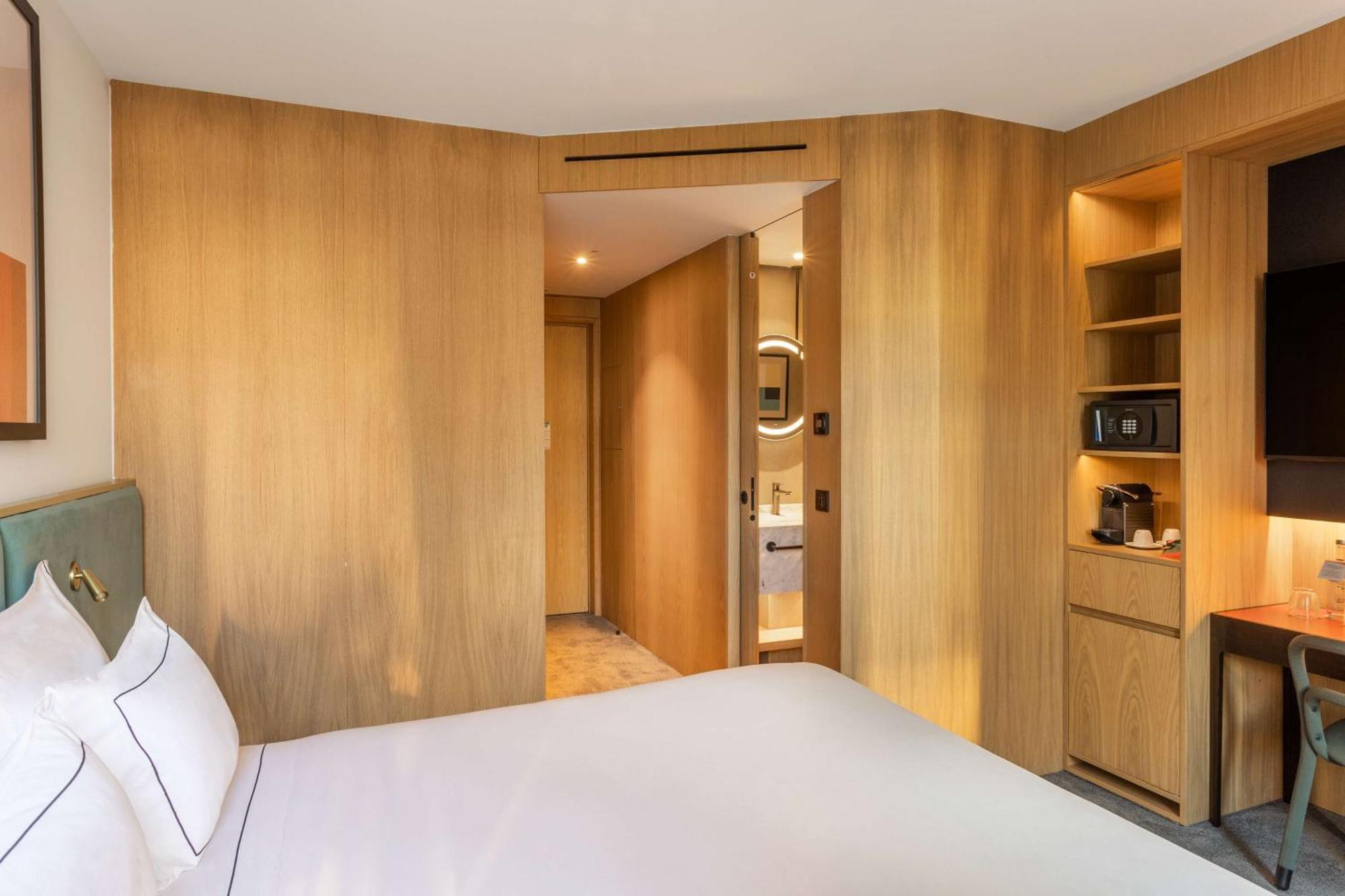 Kamer met Queensize Bed en Balkon