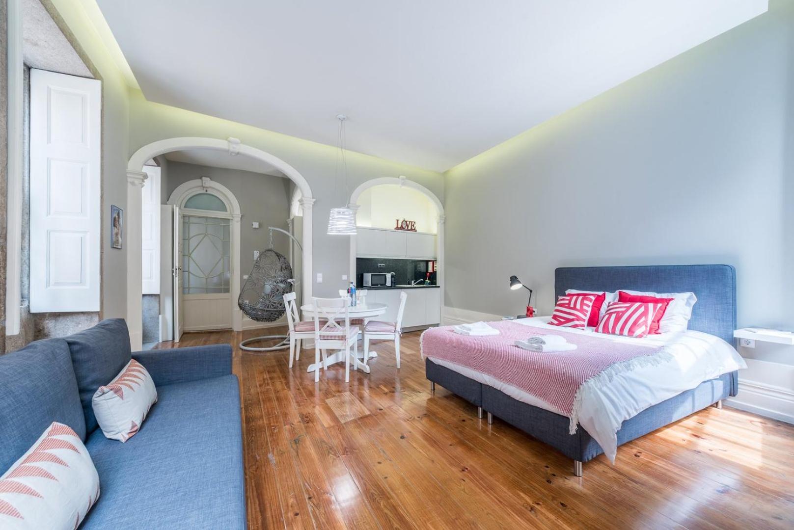 Studio,1572873914:JPEG