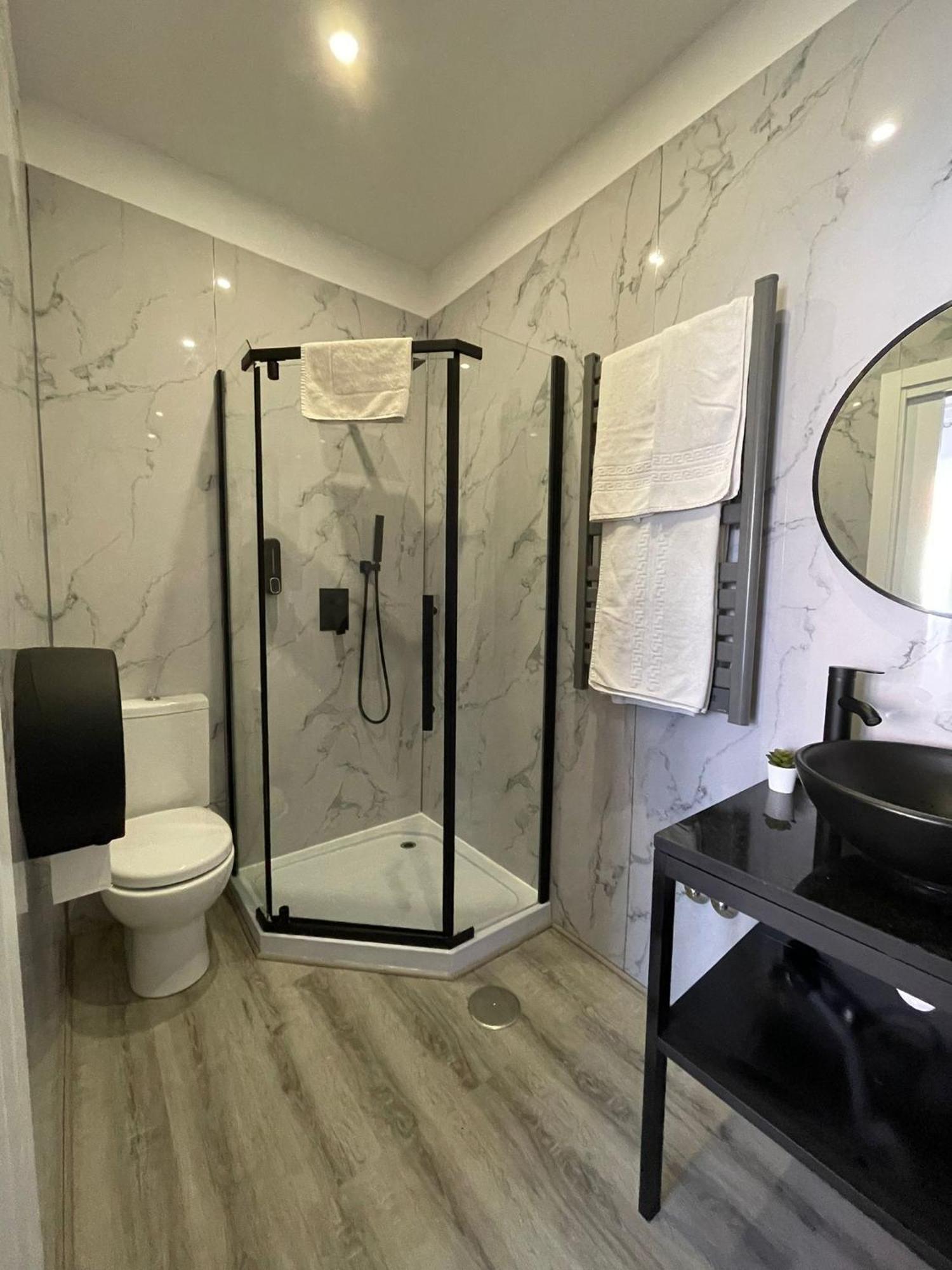 Double Room,1592088506:JPEG