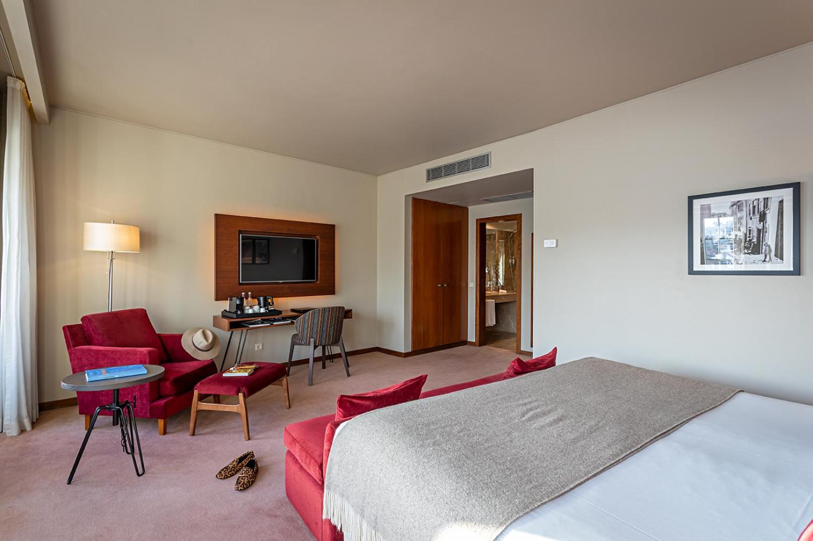 Triple Suite Grand View