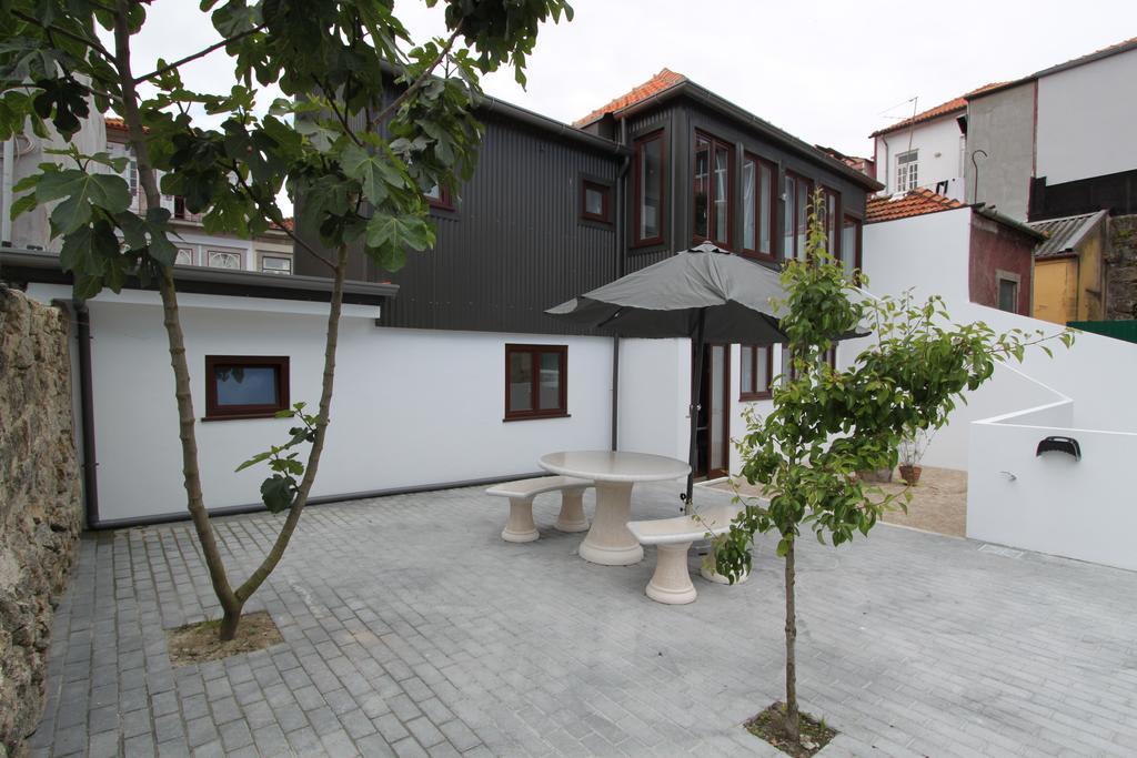 One-Bedroom Apartment with Terrace