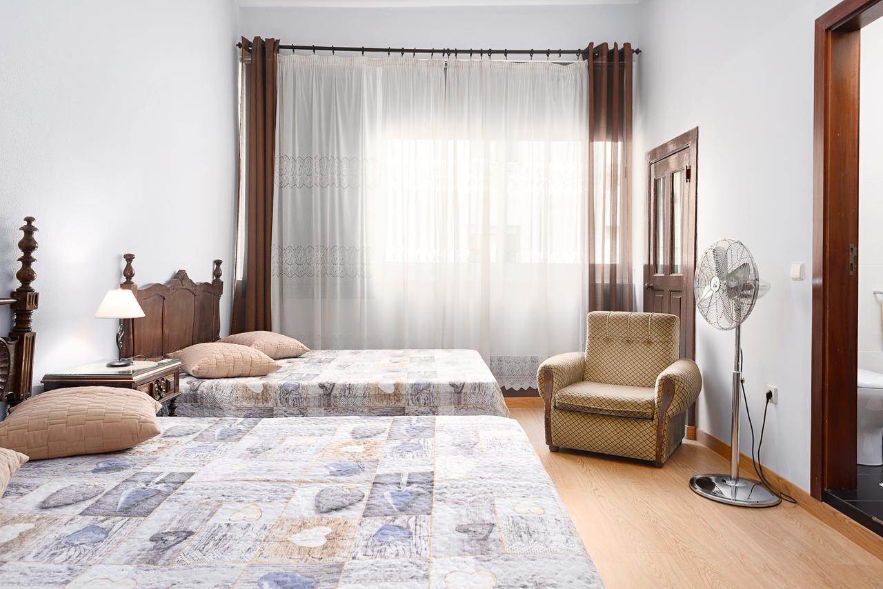 Classic Family Room,718749106:JPEG