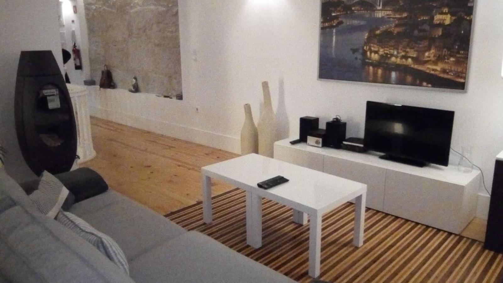 Superior Apartment,739202056:JPEG