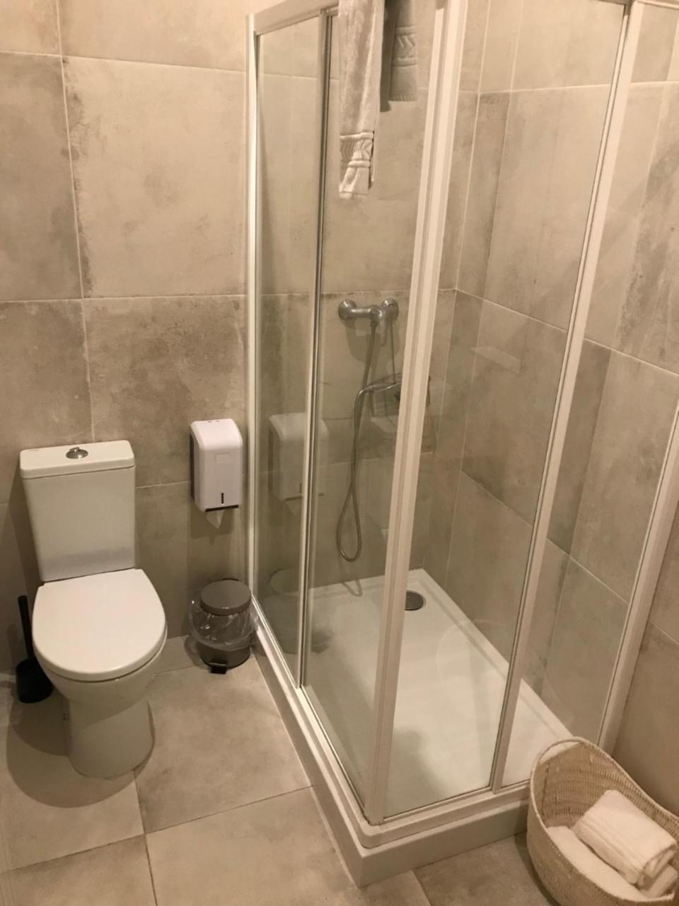 Kleines Doppelzimmer mit eigenem Bad