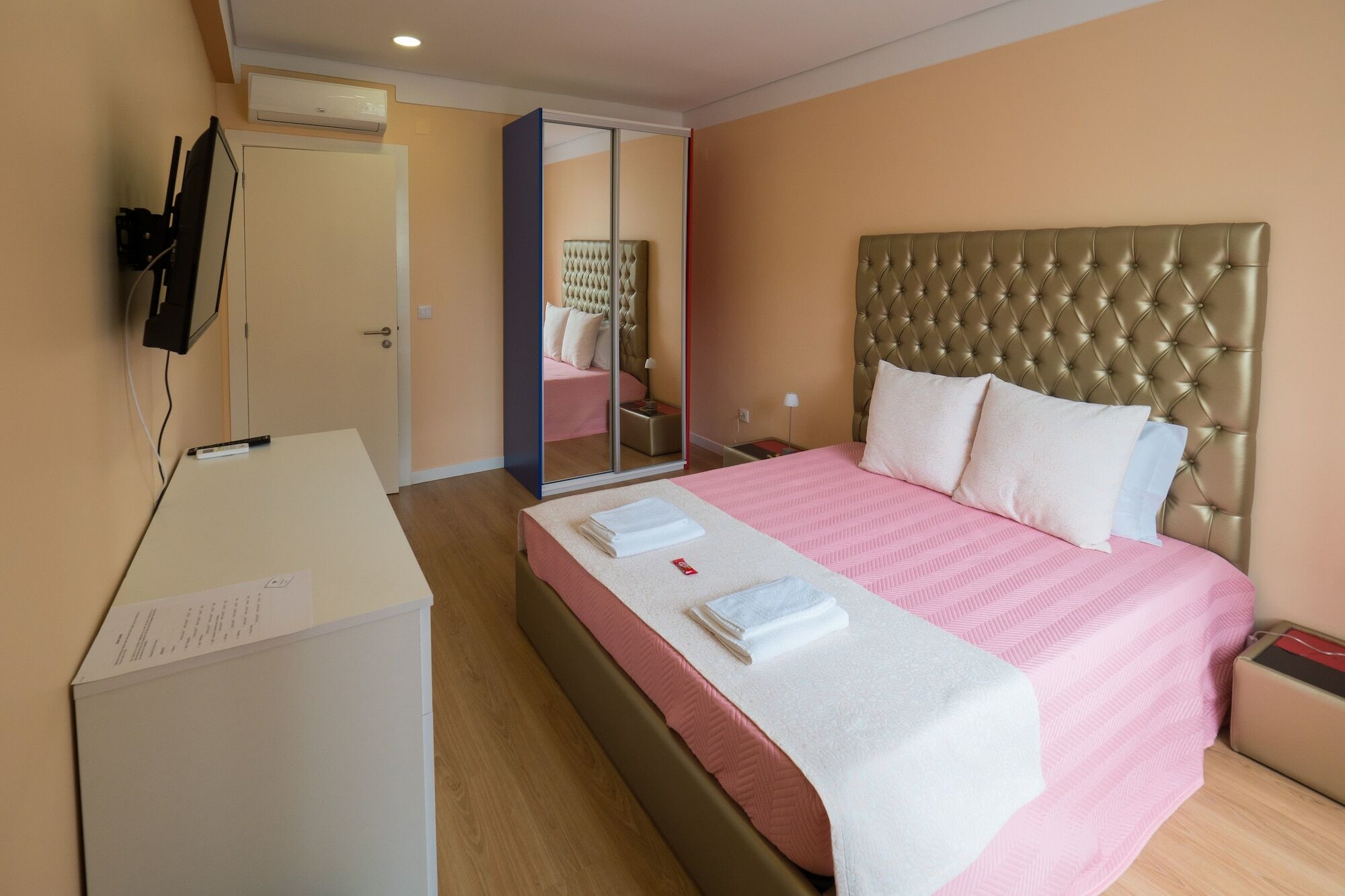 Standard Double Suite