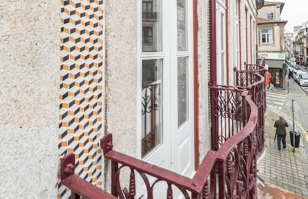 Lovelystay - Porto Windows With Ac By Central Station-1