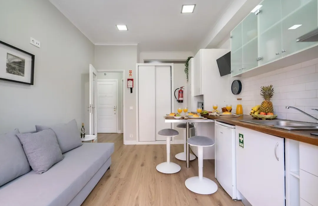 Modern Flats With Stunning Terrace Or Balcony - Central Location-1