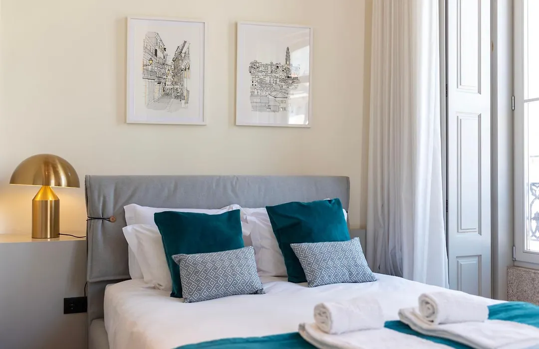 Lovelystay-1