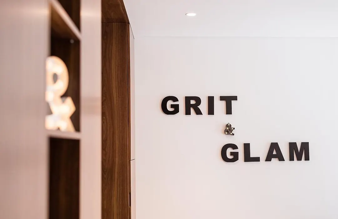 Guestready - Grit & Glam-1