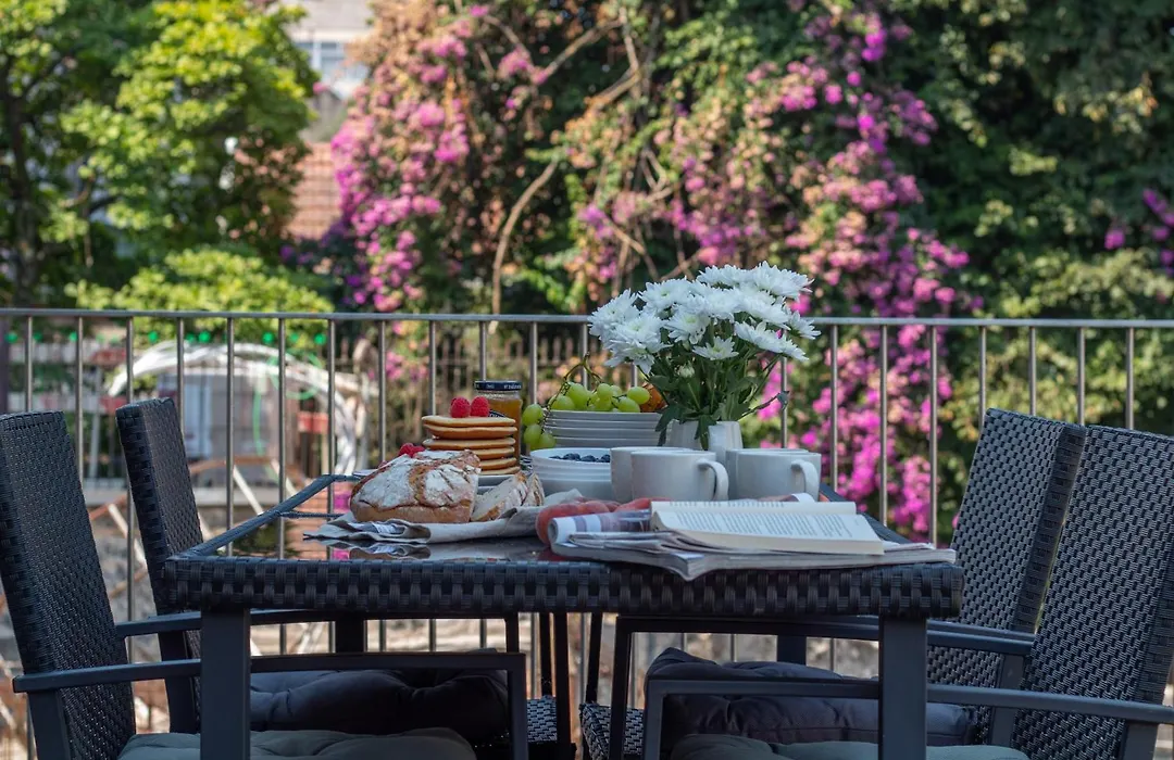 Lovelystay - Primrose 2Br Flat With Free Parking, Ac And Balcony-1