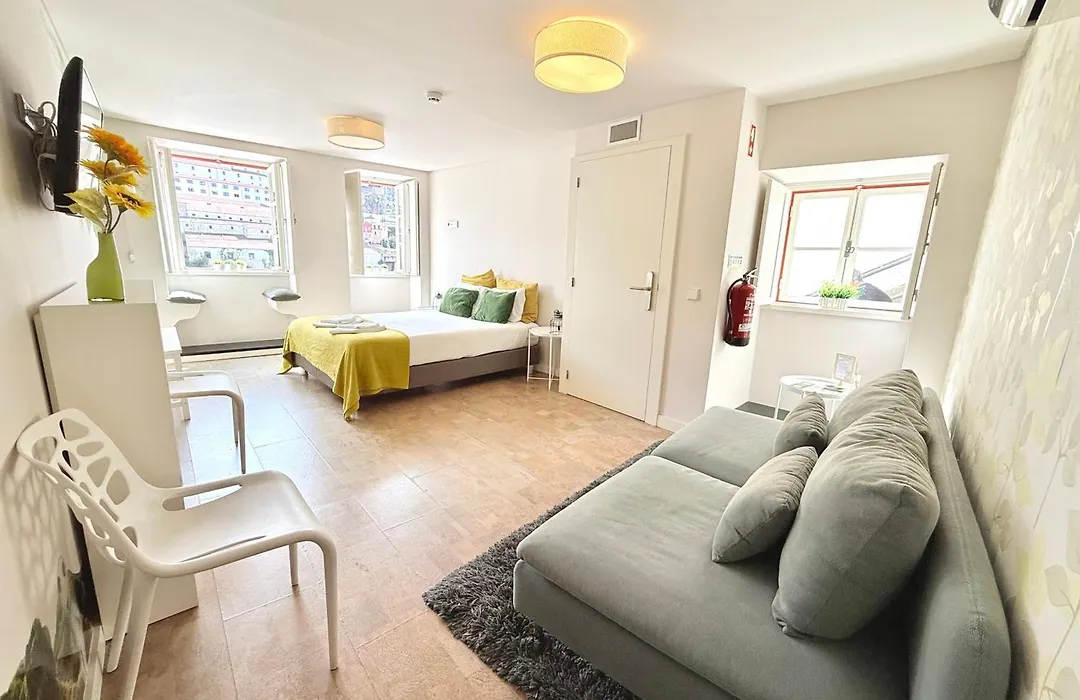 Ribeira Cinema Apartments-1