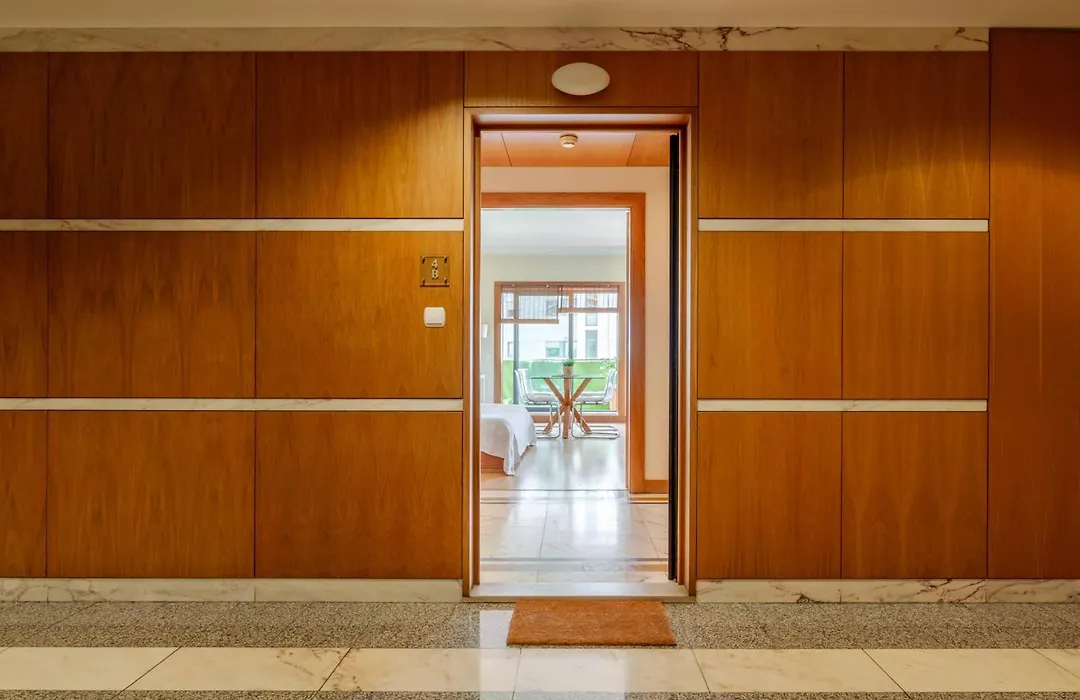 Deluxe Condominium With Ocean View-1
