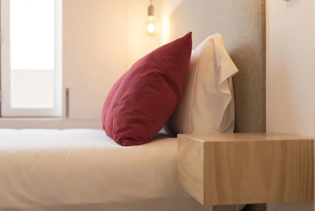 Lovelystay - Top Floor Balcony Apartment-1