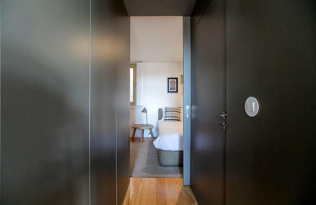 Modern 18Th Century Flat-1