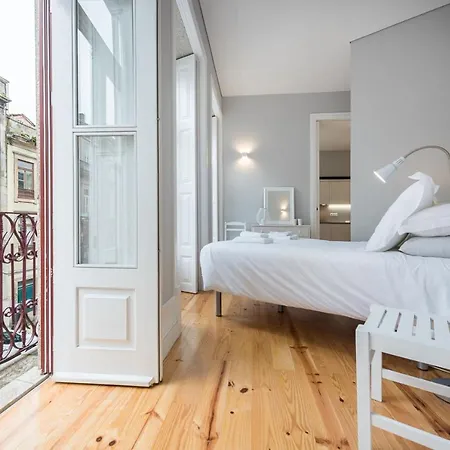 Lovelystay - Porto Windows With Ac By Central Station-2