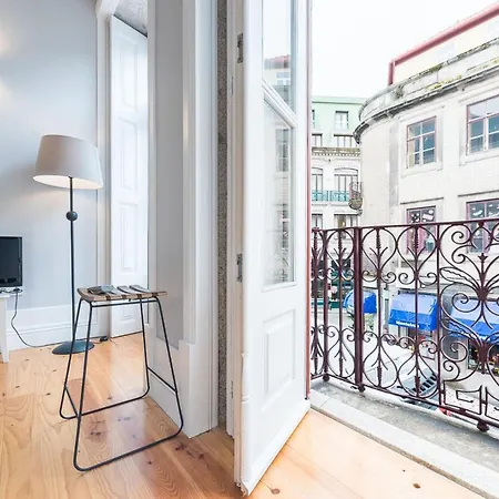 Lovelystay - Porto Windows With Ac By Central Station-3