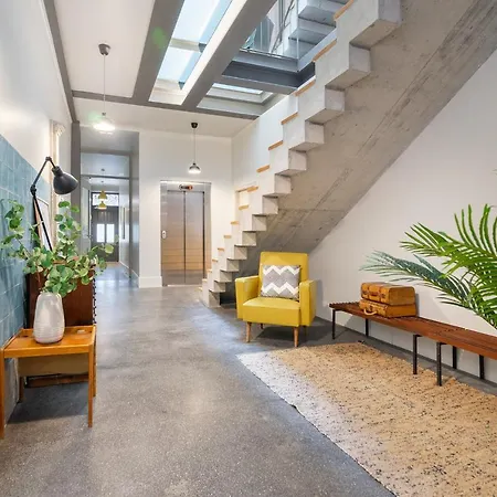 Luxury Old Town Oasis For Family And Friends-3