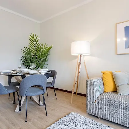 2Br Flat In Bonfim W/ Ac & Balcony By Lovelystay-2