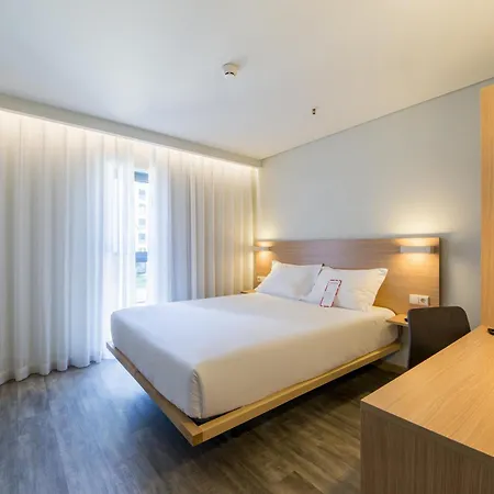 Moov Hotel Porto Norte-2