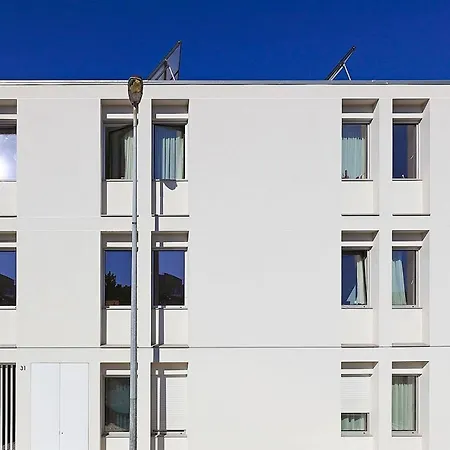 Uporto House Residence-3