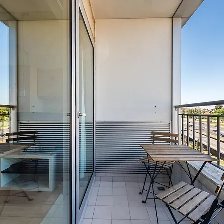 Dragon Stadium Studio W Balcony By Lovelystay-2