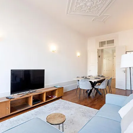 Lovelystay - Aurora Heights Apartment-3