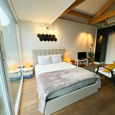 Nip Apartment | Porto City Center Near All Sights-2