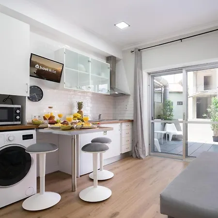 Modern Flats With Stunning Terrace Or Balcony - Central Location-3
