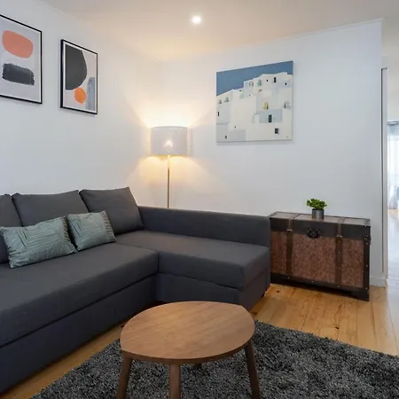 Luxurious Spacious Apartment W/ Terrace & Jacuzzi-3