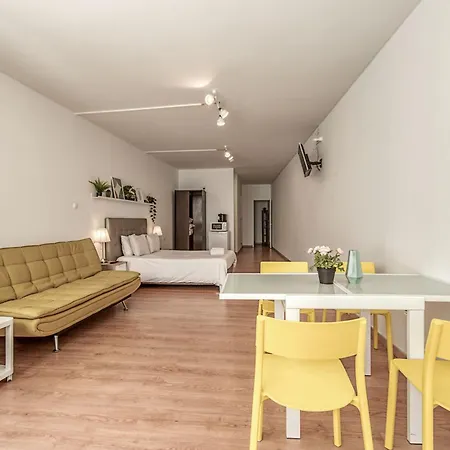 Travel & Live Aliados Apartment-3