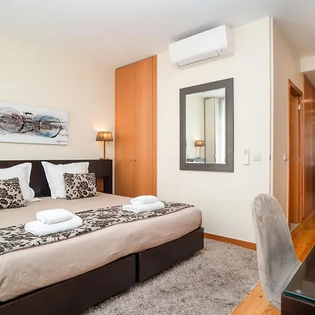 Locally Yours Oporto Apartments-3