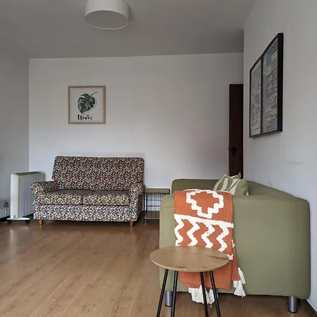 Pine Tree Apartment-2