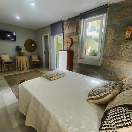 En-Suite Bedroom And Garage In Porto City Center-3