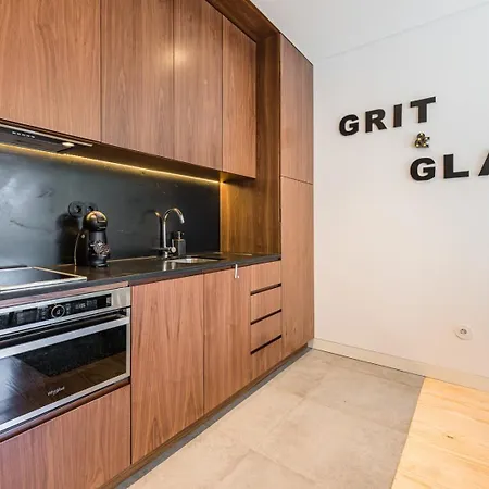 Guestready - Grit & Glam-2