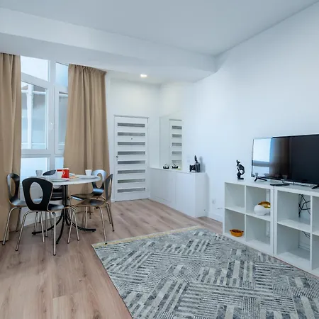 Opo Bolhao Flats By Destiny Houses-3