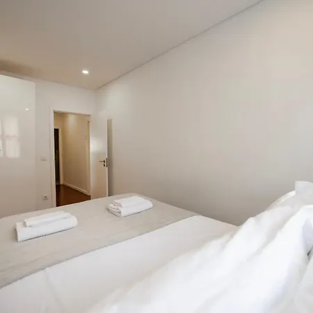A-Mo Porto By Trip2Portugal: Arts District Up To 8-3
