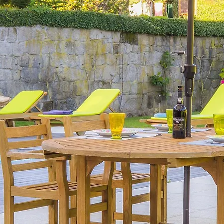 Liiiving In Porto | Oporto Garden Pool House-3