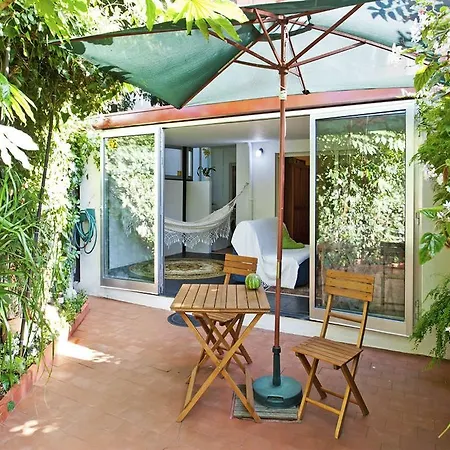 Apartment With Private Garden-2