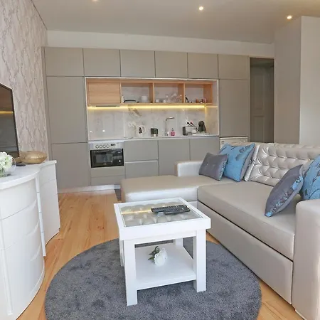 Cozy Flat Porto Downtown With Balcony By Timeless Vacations-2