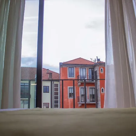 Bright Downtown Apartment-2