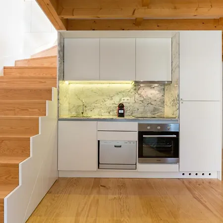 Almada Studio 419-3