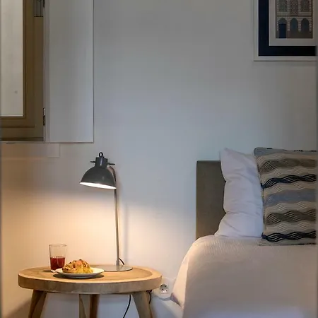 Modern 18Th Century Flat-3
