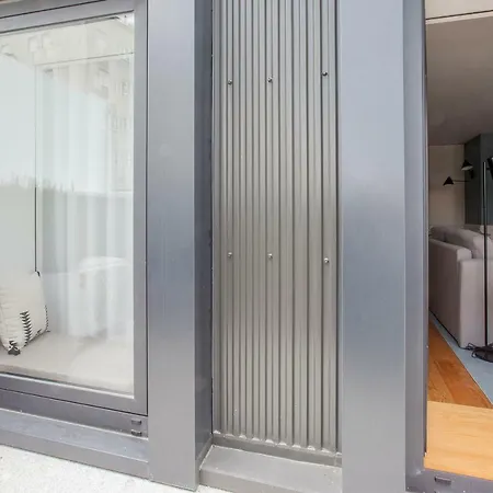 Downtown Luxury Studio With Balcony By Liiiving-3