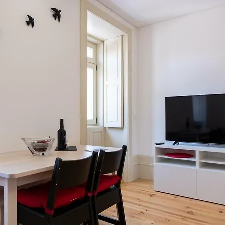 Lively Getaway Apartment-2